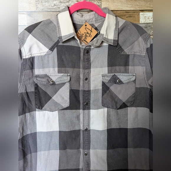 Johnny Cash Upcycled Handcrafted Button Down Gray Shirt - Picture 12 of 15